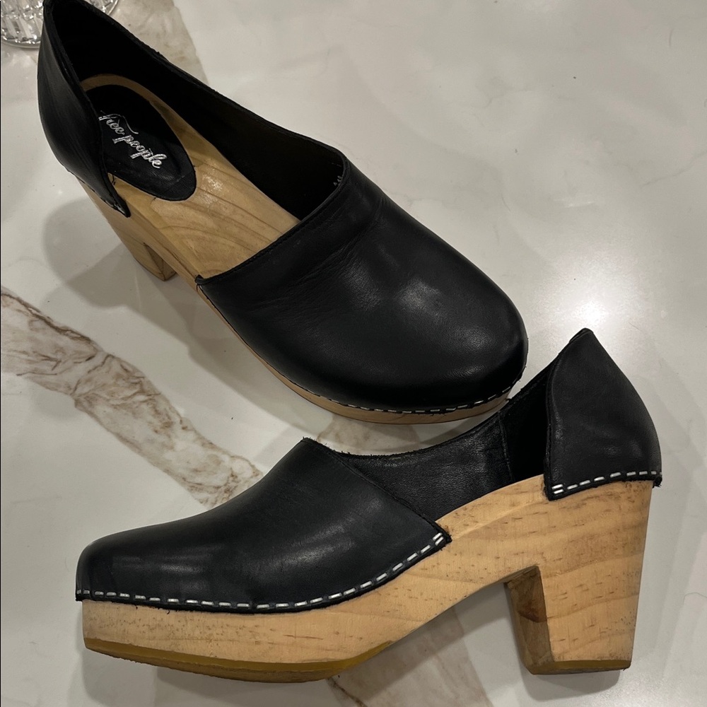 Free People Black Leather Clog Mules with Natural Wood Heel - Picture 5 of 9